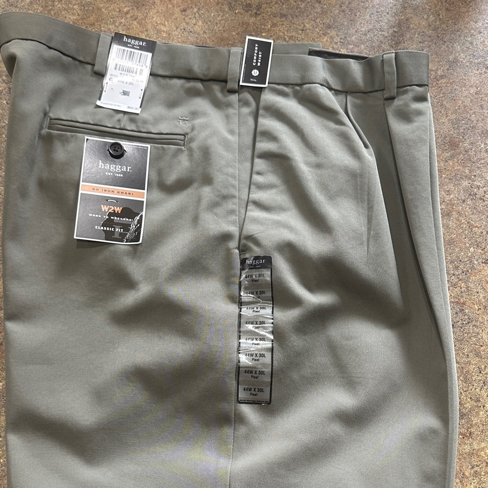 Haggar Men's Khakis in Sage